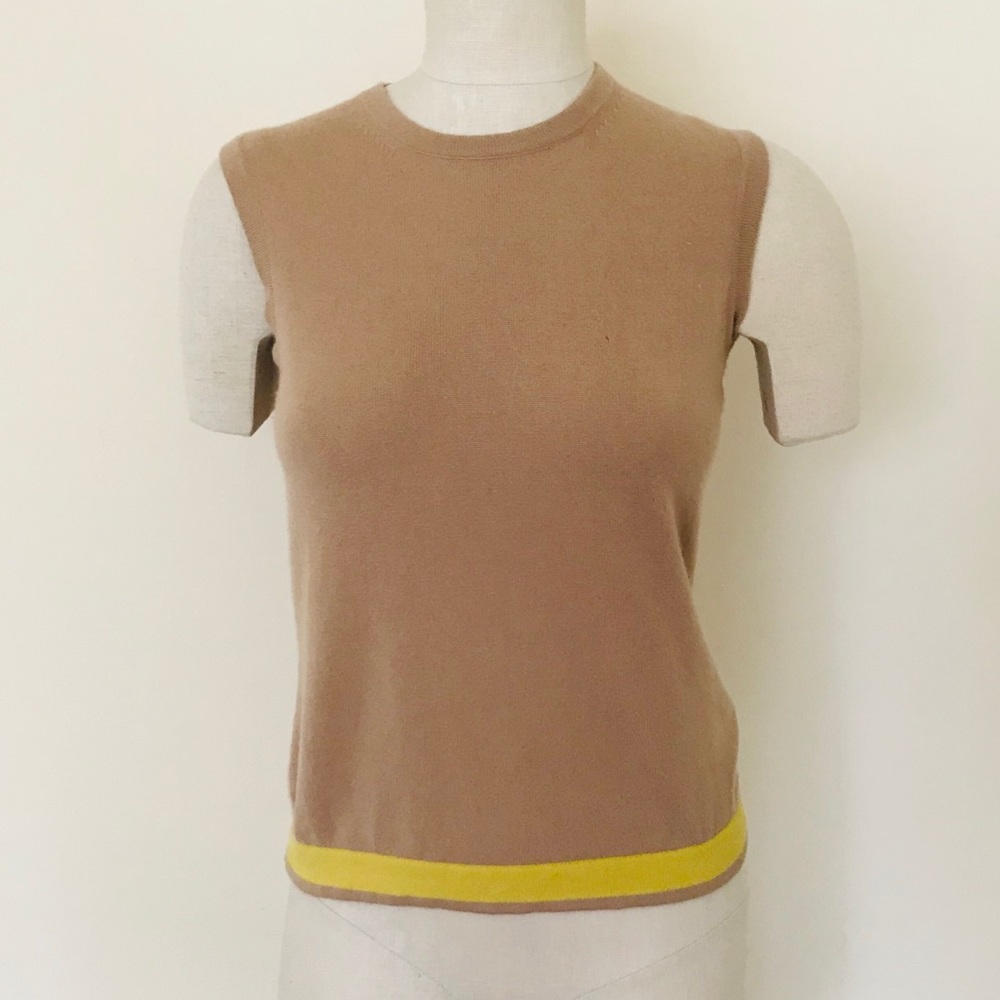 Barneys New York 100% Cashmere Sleeveless sweater